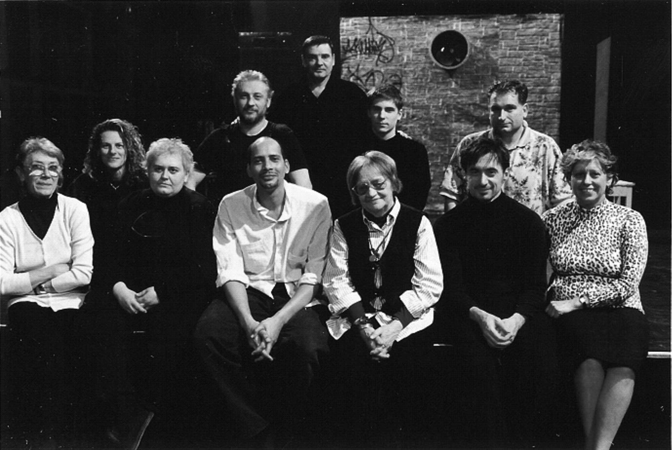 6. Kovács Ildikó cu colectivul Teatrului de Păpuși din Budapesta cu distribuția producției Don Quijote, 2004
