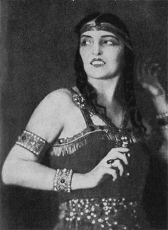Dida Solomon în rolul Cleopatra